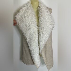 Love on a Hanger Sleeveless Shearling Lined Vest size XL